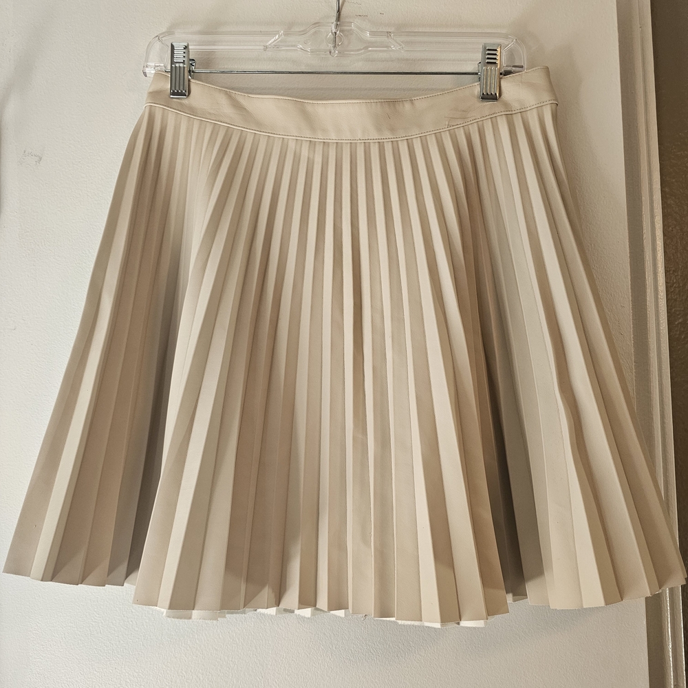Express Cream Mini Skater Skirt Pleated